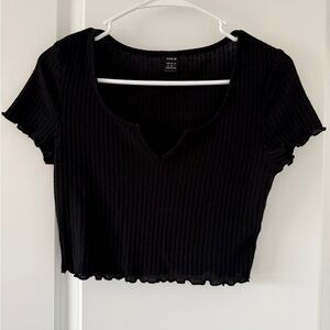 SHEIN Black Ribbed Notch-Neck Crop Top